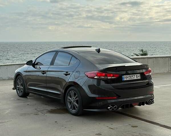 Черный Хендай Элантра, объемом двигателя 2 л и пробегом 160 тыс. км за 10900 $, фото 6 на Automoto.ua