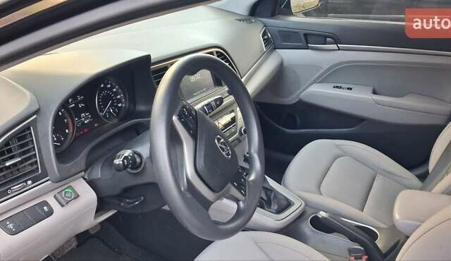 Черный Хендай Элантра, объемом двигателя 2 л и пробегом 75 тыс. км за 12500 $, фото 4 на Automoto.ua