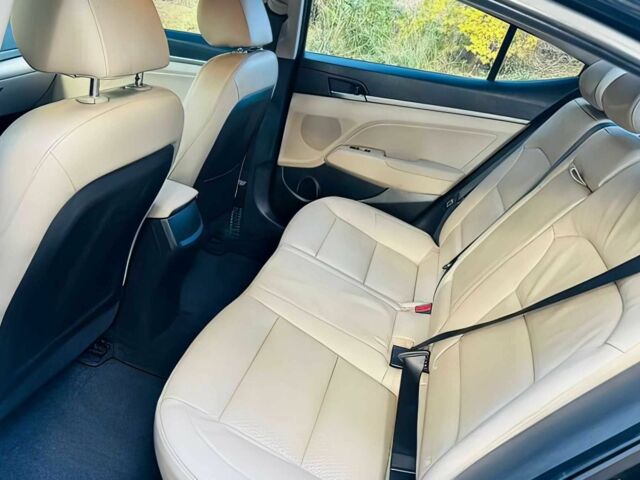 Чорний Хендай Елантра, об'ємом двигуна 2 л та пробігом 54 тис. км за 8100 $, фото 12 на Automoto.ua