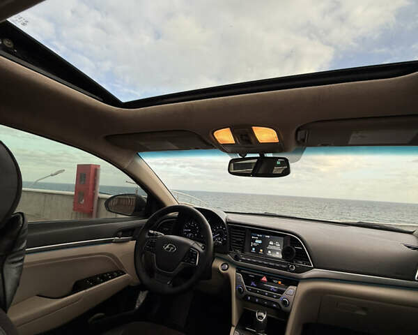 Черный Хендай Элантра, объемом двигателя 2 л и пробегом 160 тыс. км за 10900 $, фото 17 на Automoto.ua