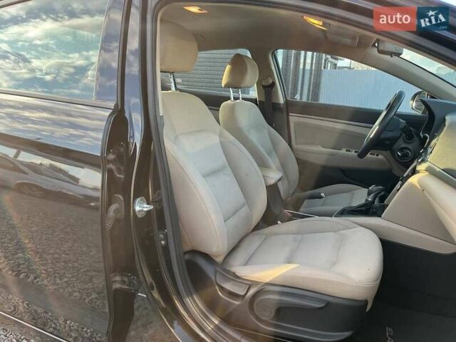 Чорний Хендай Елантра, об'ємом двигуна 2 л та пробігом 98 тис. км за 13990 $, фото 10 на Automoto.ua