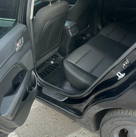 Черный Хендай Элантра, объемом двигателя 1.59 л и пробегом 210 тыс. км за 9300 $, фото 6 на Automoto.ua