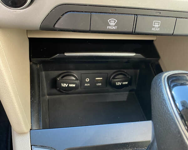 Черный Хендай Элантра, объемом двигателя 2 л и пробегом 56 тыс. км за 14000 $, фото 24 на Automoto.ua