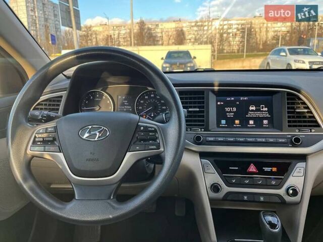 Чорний Хендай Елантра, об'ємом двигуна 2 л та пробігом 98 тис. км за 13990 $, фото 12 на Automoto.ua