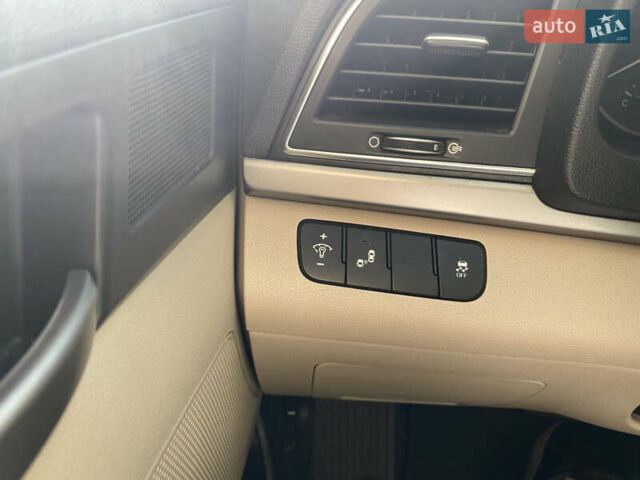 Черный Хендай Элантра, объемом двигателя 2 л и пробегом 56 тыс. км за 14000 $, фото 34 на Automoto.ua