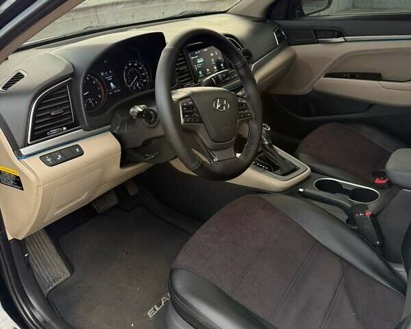 Черный Хендай Элантра, объемом двигателя 2 л и пробегом 160 тыс. км за 10900 $, фото 8 на Automoto.ua