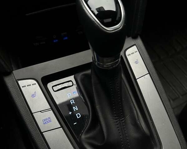 Черный Хендай Элантра, объемом двигателя 2 л и пробегом 107 тыс. км за 13200 $, фото 15 на Automoto.ua