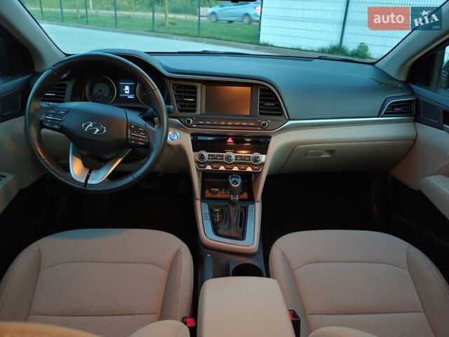 Черный Хендай Элантра, объемом двигателя 2 л и пробегом 86 тыс. км за 12900 $, фото 1 на Automoto.ua