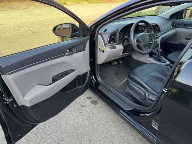 Чорний Хендай Елантра, об'ємом двигуна 2 л та пробігом 103 тис. км за 9200 $, фото 8 на Automoto.ua