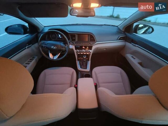 Черный Хендай Элантра, объемом двигателя 2 л и пробегом 86 тыс. км за 12900 $, фото 11 на Automoto.ua