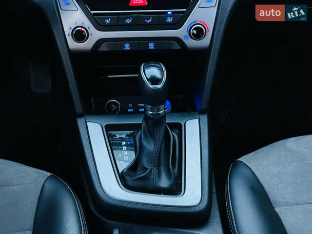 Чорний Хендай Елантра, об'ємом двигуна 1.6 л та пробігом 150 тис. км за 10700 $, фото 24 на Automoto.ua