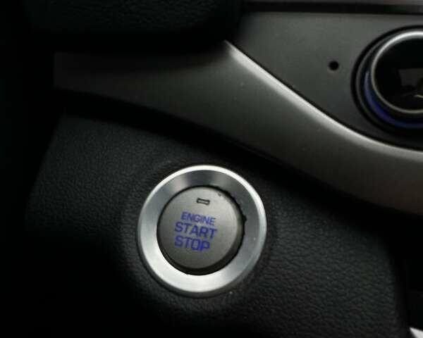 Черный Хендай Элантра, объемом двигателя 2 л и пробегом 107 тыс. км за 13200 $, фото 18 на Automoto.ua