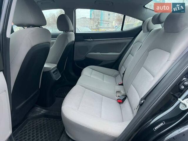 Черный Хендай Элантра, объемом двигателя 2 л и пробегом 138 тыс. км за 11990 $, фото 11 на Automoto.ua