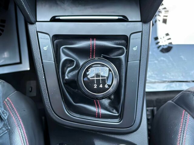 Черный Хендай Элантра, объемом двигателя 1.6 л и пробегом 32 тыс. км за 14000 $, фото 9 на Automoto.ua