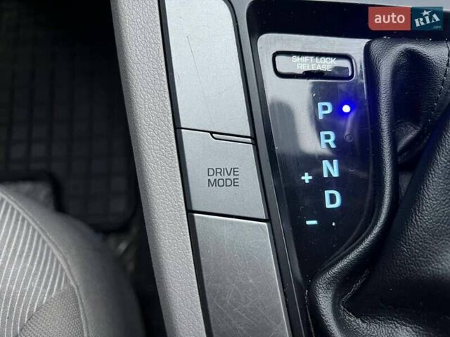 Черный Хендай Элантра, объемом двигателя 2 л и пробегом 138 тыс. км за 10990 $, фото 25 на Automoto.ua