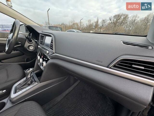 Чорний Хендай Елантра, об'ємом двигуна 0 л та пробігом 96 тис. км за 13900 $, фото 26 на Automoto.ua