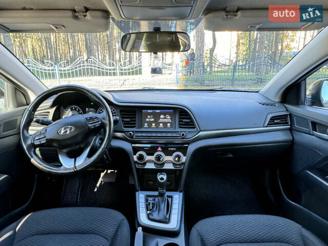Чорний Хендай Елантра, об'ємом двигуна 2 л та пробігом 89 тис. км за 14500 $, фото 17 на Automoto.ua