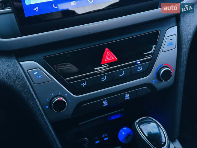 Чорний Хендай Елантра, об'ємом двигуна 1.6 л та пробігом 150 тис. км за 10700 $, фото 34 на Automoto.ua