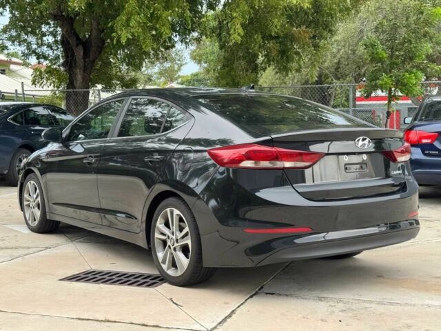 Чорний Хендай Елантра, об'ємом двигуна 2 л та пробігом 40 тис. км за 6300 $, фото 3 на Automoto.ua