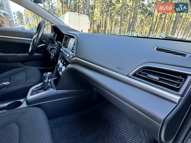 Чорний Хендай Елантра, об'ємом двигуна 2 л та пробігом 89 тис. км за 14500 $, фото 15 на Automoto.ua