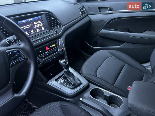 Черный Хендай Элантра, объемом двигателя 2 л и пробегом 125 тыс. км за 9300 $, фото 12 на Automoto.ua