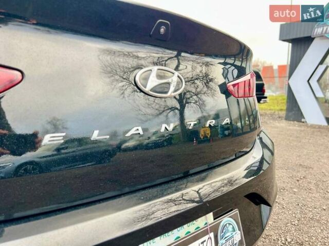 Чорний Хендай Елантра, об'ємом двигуна 2 л та пробігом 166 тис. км за 14300 $, фото 29 на Automoto.ua