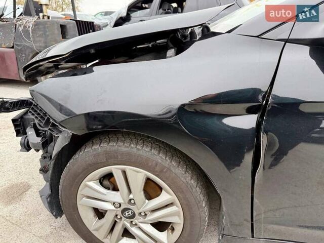 Черный Хендай Элантра, объемом двигателя 2 л и пробегом 90 тыс. км за 8500 $, фото 7 на Automoto.ua