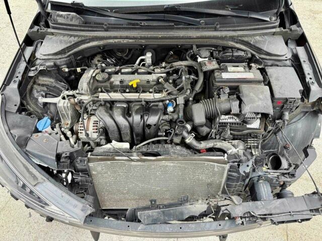 Черный Хендай Элантра, объемом двигателя 2 л и пробегом 90 тыс. км за 9000 $, фото 9 на Automoto.ua