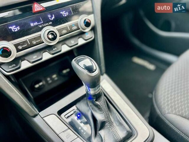 Чорний Хендай Елантра, об'ємом двигуна 2 л та пробігом 166 тис. км за 14300 $, фото 20 на Automoto.ua