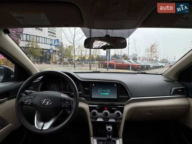 Черный Хендай Элантра, объемом двигателя 2 л и пробегом 139 тыс. км за 13590 $, фото 7 на Automoto.ua