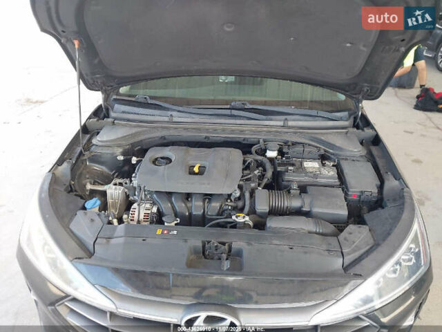 Черный Хендай Элантра, объемом двигателя 2 л и пробегом 85 тыс. км за 2800 $, фото 9 на Automoto.ua