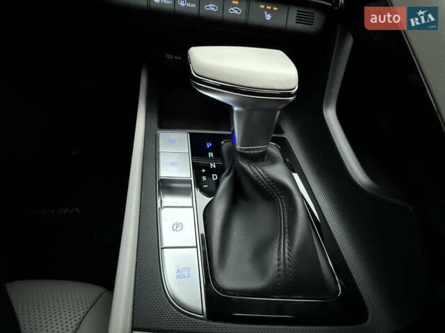 Черный Хендай Элантра, объемом двигателя 2 л и пробегом 55 тыс. км за 19500 $, фото 19 на Automoto.ua