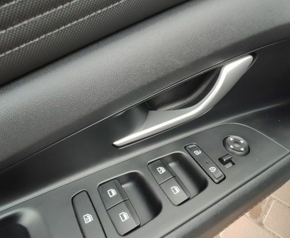 Хендай Элантра 2020 в Киеве на Automoto.ua Черный Хендай Элантра, объемом двигателя 2 л и пробегом 124 тыс. км за 16400 $, фото 13 на Automoto.ua