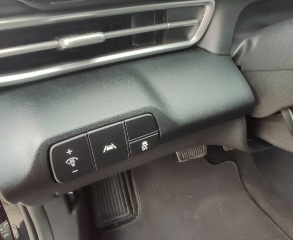 Хендай Элантра 2020 в Киеве на Automoto.ua Черный Хендай Элантра, объемом двигателя 2 л и пробегом 124 тыс. км за 16400 $, фото 14 на Automoto.ua