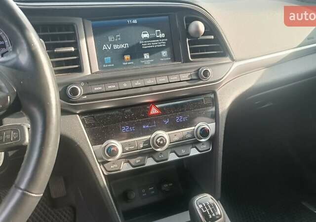 Черный Хендай Элантра, объемом двигателя 1.59 л и пробегом 98 тыс. км за 13800 $, фото 11 на Automoto.ua