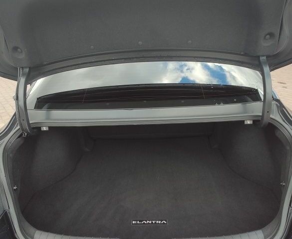 Хендай Элантра 2020 в Киеве на Automoto.ua Черный Хендай Элантра, объемом двигателя 2 л и пробегом 124 тыс. км за 16400 $, фото 9 на Automoto.ua
