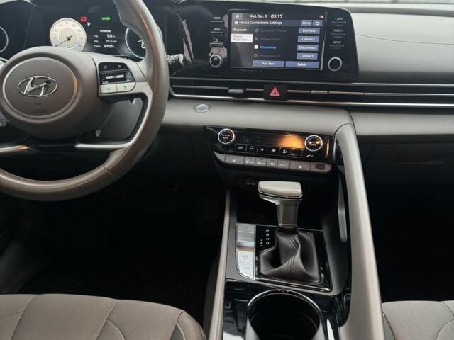 Чорний Хендай Елантра, об'ємом двигуна 2 л та пробігом 130 тис. км за 16500 $, фото 3 на Automoto.ua