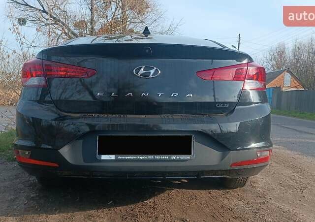 Черный Хендай Элантра, объемом двигателя 1.59 л и пробегом 98 тыс. км за 13800 $, фото 2 на Automoto.ua