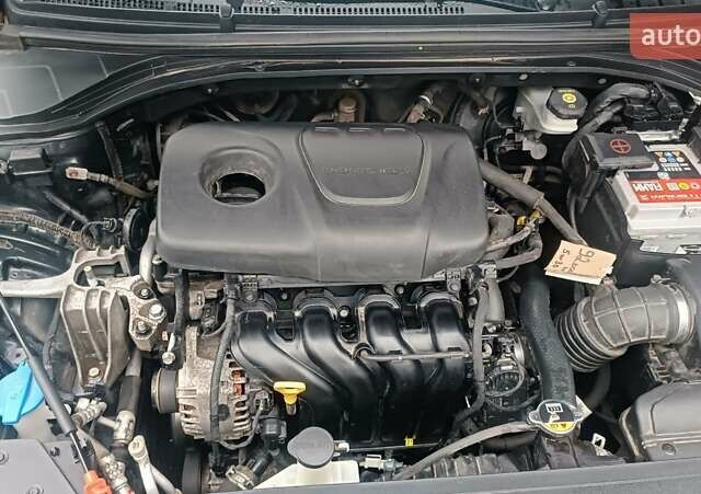 Черный Хендай Элантра, объемом двигателя 1.59 л и пробегом 98 тыс. км за 13800 $, фото 3 на Automoto.ua