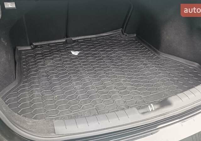 Черный Хендай Элантра, объемом двигателя 1.59 л и пробегом 98 тыс. км за 13800 $, фото 16 на Automoto.ua