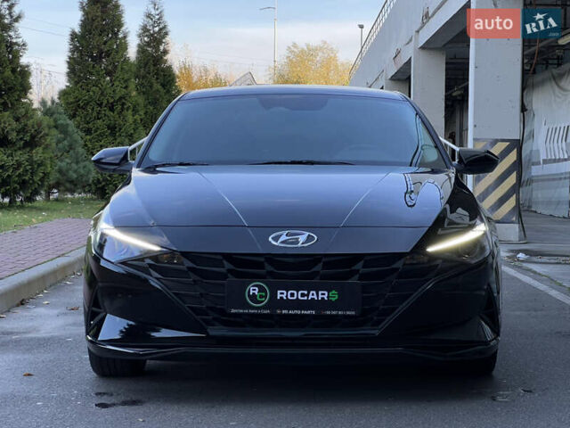 Чорний Хендай Елантра, об'ємом двигуна 2 л та пробігом 90 тис. км за 17500 $, фото 4 на Automoto.ua