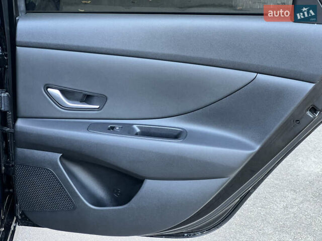 Чорний Хендай Елантра, об'ємом двигуна 2 л та пробігом 90 тис. км за 17500 $, фото 49 на Automoto.ua