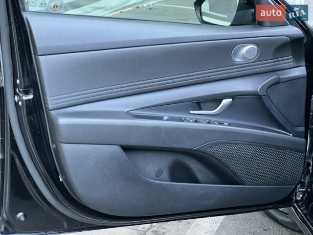 Чорний Хендай Елантра, об'ємом двигуна 2 л та пробігом 90 тис. км за 17500 $, фото 30 на Automoto.ua