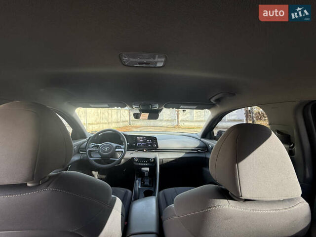 Чорний Хендай Елантра, об'ємом двигуна 2 л та пробігом 159 тис. км за 16700 $, фото 22 на Automoto.ua