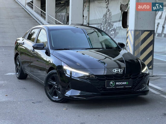 Чорний Хендай Елантра, об'ємом двигуна 2 л та пробігом 90 тис. км за 17500 $, фото 3 на Automoto.ua