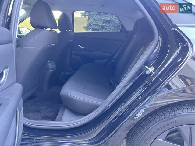 Чорний Хендай Елантра, об'ємом двигуна 2 л та пробігом 90 тис. км за 17500 $, фото 43 на Automoto.ua