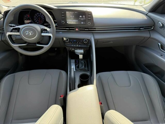 Черный Хендай Элантра, объемом двигателя 2 л и пробегом 23 тыс. км за 3800 $, фото 6 на Automoto.ua