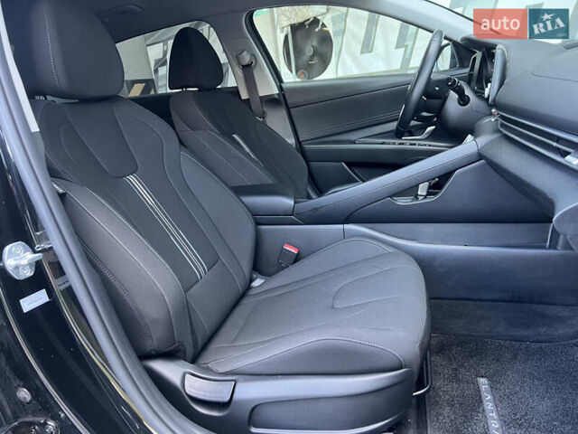 Чорний Хендай Елантра, об'ємом двигуна 2 л та пробігом 90 тис. км за 17500 $, фото 56 на Automoto.ua