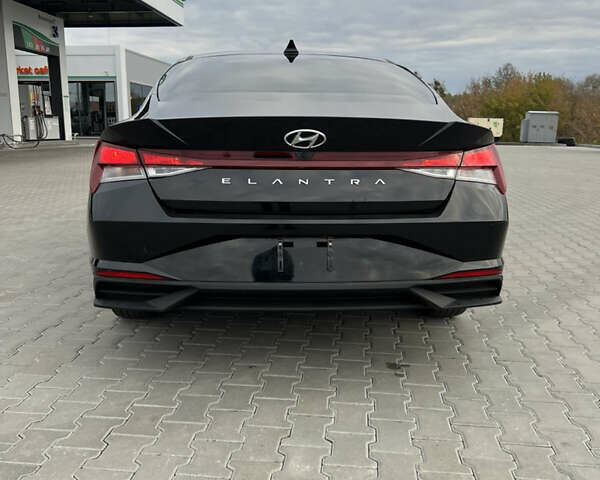 Черный Хендай Элантра, объемом двигателя 2 л и пробегом 50 тыс. км за 17500 $, фото 4 на Automoto.ua