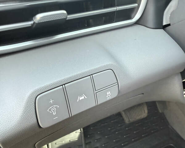 Чорний Хендай Елантра, об'ємом двигуна 2 л та пробігом 159 тис. км за 16700 $, фото 24 на Automoto.ua